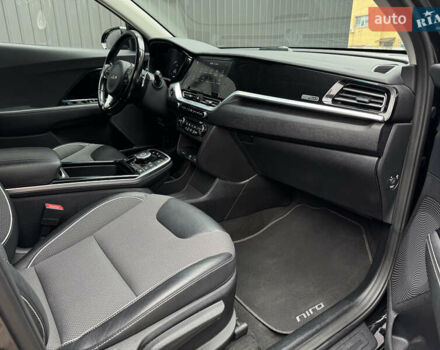 Черный Киа Niro, объемом двигателя 0 л и пробегом 137 тыс. км за 19200 $, фото 36 на Automoto.ua