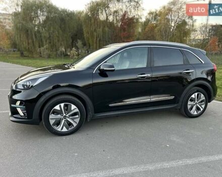 Черный Киа Niro, объемом двигателя 0 л и пробегом 121 тыс. км за 18999 $, фото 7 на Automoto.ua