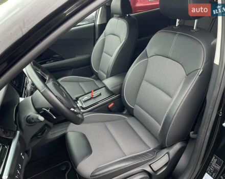 Чорний Кіа Niro, об'ємом двигуна 0 л та пробігом 50 тис. км за 22553 $, фото 27 на Automoto.ua