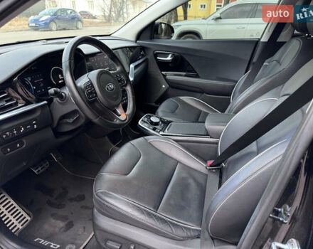 Черный Киа Niro, объемом двигателя 0 л и пробегом 110 тыс. км за 21700 $, фото 5 на Automoto.ua