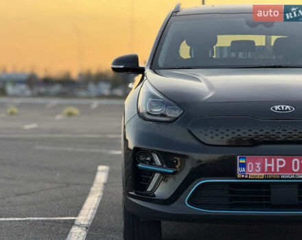 Чорний Кіа Niro, об'ємом двигуна 0 л та пробігом 155 тис. км за 20300 $, фото 22 на Automoto.ua
