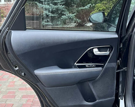 Черный Киа Niro, объемом двигателя 0 л и пробегом 117 тыс. км за 19200 $, фото 16 на Automoto.ua