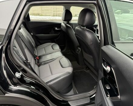 Чорний Кіа Niro, об'ємом двигуна 0 л та пробігом 78 тис. км за 19300 $, фото 18 на Automoto.ua