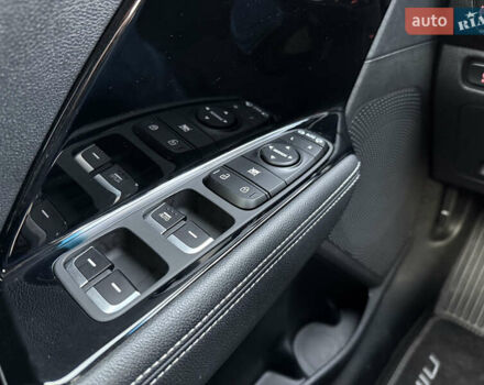 Черный Киа Niro, объемом двигателя 0 л и пробегом 80 тыс. км за 21850 $, фото 74 на Automoto.ua