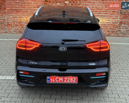 Чорний Кіа Niro, об'ємом двигуна 0 л та пробігом 138 тис. км за 19750 $, фото 29 на Automoto.ua