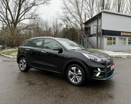Чорний Кіа Niro, об'ємом двигуна 0 л та пробігом 78 тис. км за 19300 $, фото 8 на Automoto.ua