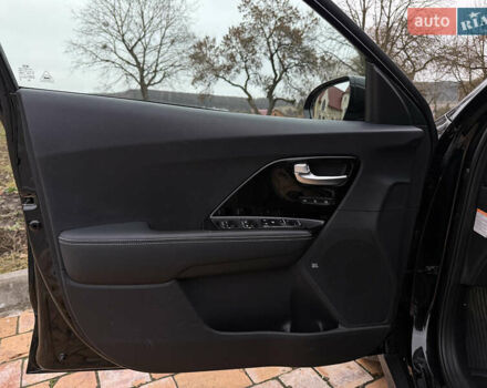 Чорний Кіа Niro, об'ємом двигуна 0 л та пробігом 138 тис. км за 19750 $, фото 54 на Automoto.ua