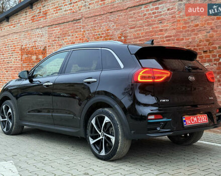 Чорний Кіа Niro, об'ємом двигуна 0 л та пробігом 138 тис. км за 19750 $, фото 21 на Automoto.ua