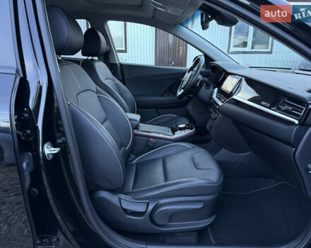 Чорний Кіа Niro, об'ємом двигуна 0 л та пробігом 88 тис. км за 24900 $, фото 108 на Automoto.ua
