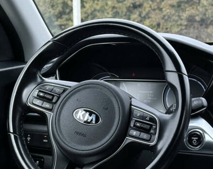 Черный Киа Niro, объемом двигателя 0 л и пробегом 80 тыс. км за 19650 $, фото 87 на Automoto.ua