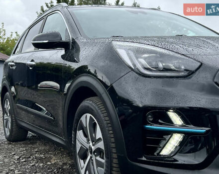 Чорний Кіа Niro, об'ємом двигуна 0 л та пробігом 50 тис. км за 22553 $, фото 9 на Automoto.ua