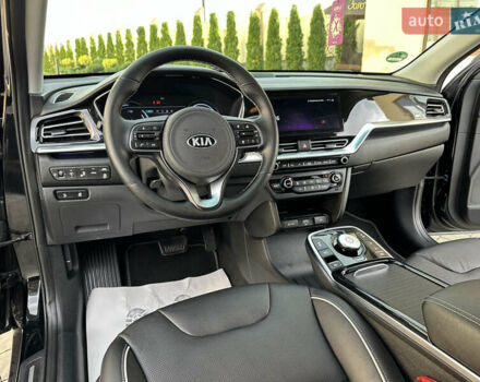 Чорний Кіа Niro, об'ємом двигуна 0 л та пробігом 51 тис. км за 21500 $, фото 58 на Automoto.ua