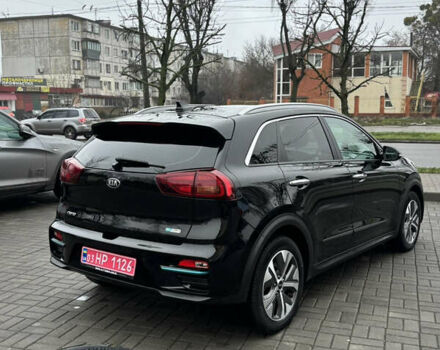 Чорний Кіа Niro, об'ємом двигуна 0 л та пробігом 93 тис. км за 18900 $, фото 5 на Automoto.ua