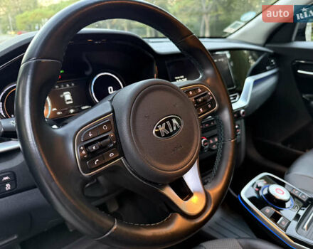 Чорний Кіа Niro, об'ємом двигуна 0 л та пробігом 123 тис. км за 17899 $, фото 32 на Automoto.ua