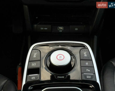 Чорний Кіа Niro, об'ємом двигуна 0 л та пробігом 84 тис. км за 19200 $, фото 29 на Automoto.ua