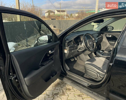 Черный Киа Niro, объемом двигателя 0 л и пробегом 61 тыс. км за 22999 $, фото 44 на Automoto.ua