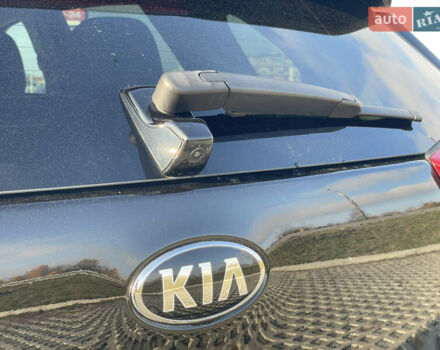 Черный Киа Niro, объемом двигателя 0 л и пробегом 61 тыс. км за 22999 $, фото 16 на Automoto.ua