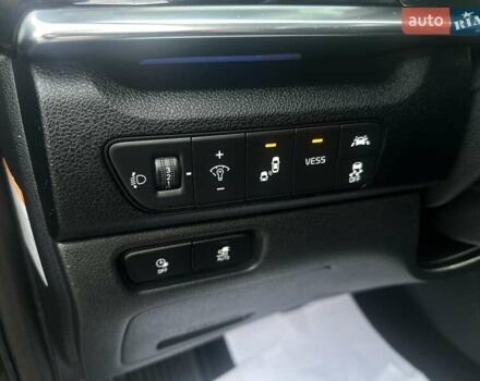 Чорний Кіа Niro, об'ємом двигуна 0 л та пробігом 117 тис. км за 18870 $, фото 34 на Automoto.ua