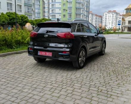 Чорний Кіа Niro, об'ємом двигуна 0 л та пробігом 129 тис. км за 17622 $, фото 3 на Automoto.ua