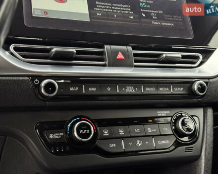 Черный Киа Niro, объемом двигателя 0 л и пробегом 80 тыс. км за 19650 $, фото 53 на Automoto.ua