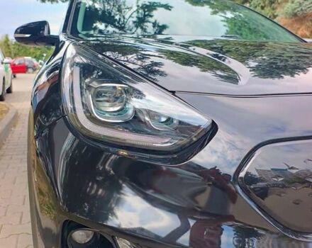 Чорний Кіа Niro, об'ємом двигуна 0 л та пробігом 87 тис. км за 19500 $, фото 15 на Automoto.ua