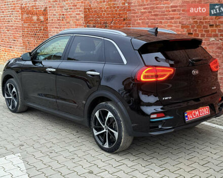 Чорний Кіа Niro, об'ємом двигуна 0 л та пробігом 138 тис. км за 19750 $, фото 20 на Automoto.ua