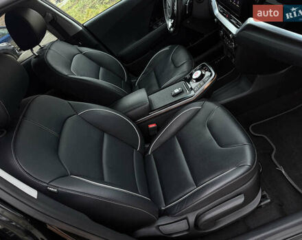 Чорний Кіа Niro, об'ємом двигуна 0 л та пробігом 138 тис. км за 19750 $, фото 49 на Automoto.ua
