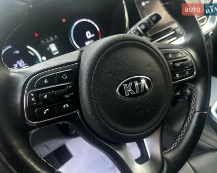 Чорний Кіа Niro, об'ємом двигуна 0 л та пробігом 117 тис. км за 18870 $, фото 29 на Automoto.ua
