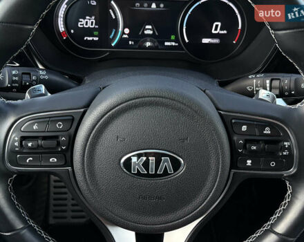 Чорний Кіа Niro, об'ємом двигуна 0 л та пробігом 88 тис. км за 24900 $, фото 52 на Automoto.ua