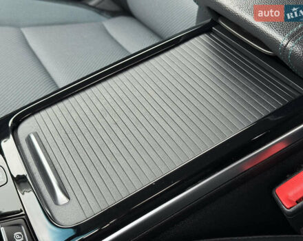 Черный Киа Niro, объемом двигателя 0 л и пробегом 80 тыс. км за 19650 $, фото 55 на Automoto.ua