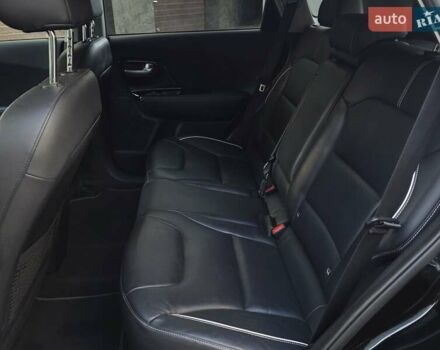 Чорний Кіа Niro, об'ємом двигуна 0 л та пробігом 141 тис. км за 18999 $, фото 29 на Automoto.ua
