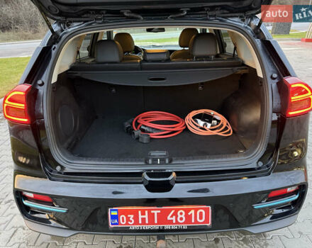 Чорний Кіа Niro, об'ємом двигуна 0 л та пробігом 78 тис. км за 19300 $, фото 23 на Automoto.ua