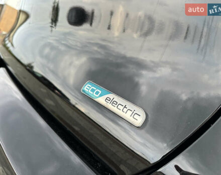 Чорний Кіа Niro, об'ємом двигуна 0 л та пробігом 51 тис. км за 21500 $, фото 43 на Automoto.ua