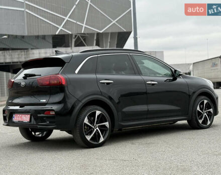 Чорний Кіа Niro, об'ємом двигуна 0 л та пробігом 71 тис. км за 22400 $, фото 7 на Automoto.ua
