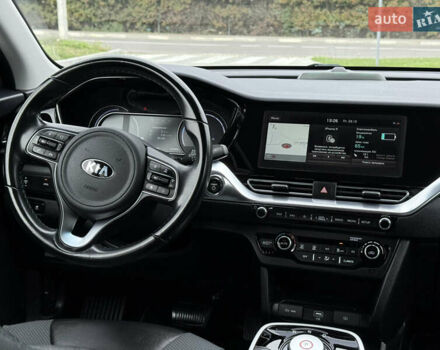 Черный Киа Niro, объемом двигателя 0 л и пробегом 80 тыс. км за 19650 $, фото 85 на Automoto.ua