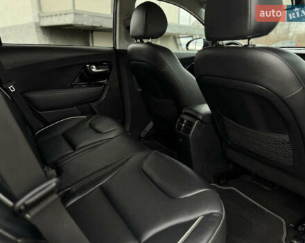 Черный Киа Niro, объемом двигателя 0 л и пробегом 101 тыс. км за 19100 $, фото 73 на Automoto.ua