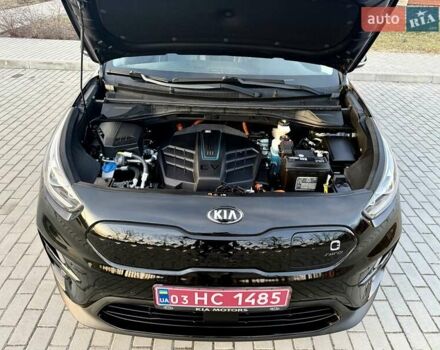Черный Киа Niro, объемом двигателя 0 л и пробегом 89 тыс. км за 19350 $, фото 101 на Automoto.ua
