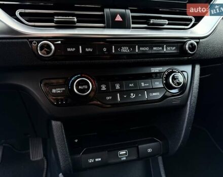 Черный Киа Niro, объемом двигателя 0 л и пробегом 89 тыс. км за 19350 $, фото 60 на Automoto.ua