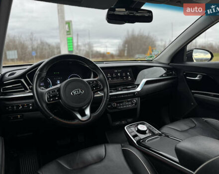 Черный Киа Niro, объемом двигателя 0 л и пробегом 101 тыс. км за 19100 $, фото 41 на Automoto.ua