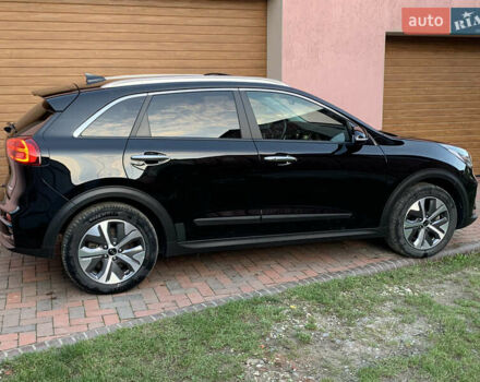 Черный Киа Niro, объемом двигателя 0 л и пробегом 60 тыс. км за 22799 $, фото 6 на Automoto.ua