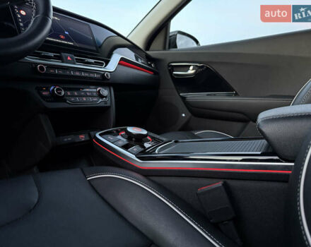 Черный Киа Niro, объемом двигателя 0 л и пробегом 88 тыс. км за 23900 $, фото 3 на Automoto.ua