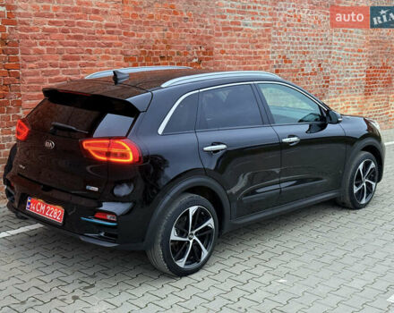 Чорний Кіа Niro, об'ємом двигуна 0 л та пробігом 138 тис. км за 19750 $, фото 12 на Automoto.ua