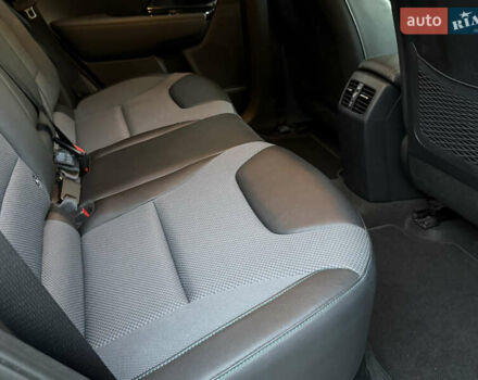 Чорний Кіа Niro, об'ємом двигуна 0 л та пробігом 123 тис. км за 17899 $, фото 40 на Automoto.ua