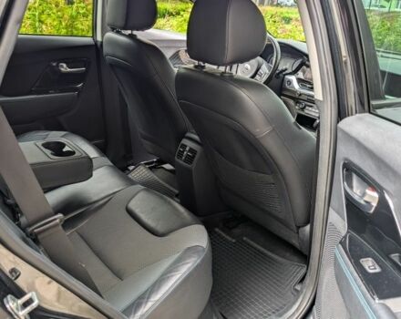 Чорний Кіа Niro, об'ємом двигуна 0 л та пробігом 129 тис. км за 17622 $, фото 5 на Automoto.ua
