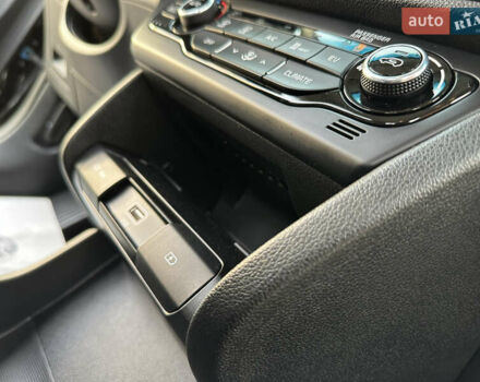 Чорний Кіа Niro, об'ємом двигуна 0 л та пробігом 51 тис. км за 21500 $, фото 78 на Automoto.ua