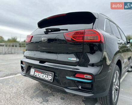 Чорний Кіа Niro, об'ємом двигуна 0 л та пробігом 154 тис. км за 19799 $, фото 5 на Automoto.ua