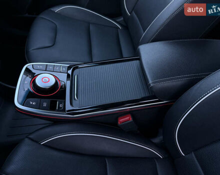 Чорний Кіа Niro, об'ємом двигуна 0 л та пробігом 88 тис. км за 24900 $, фото 80 на Automoto.ua