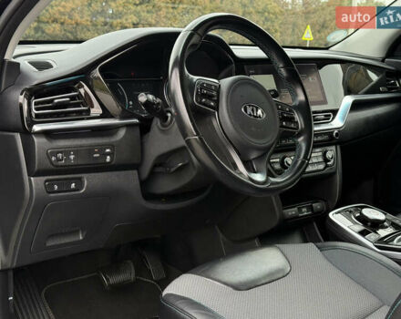 Черный Киа Niro, объемом двигателя 0 л и пробегом 80 тыс. км за 19650 $, фото 32 на Automoto.ua