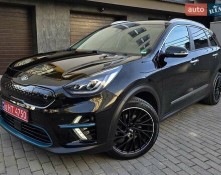 Чорний Кіа Niro, об'ємом двигуна 0 л та пробігом 141 тис. км за 18999 $, фото 2 на Automoto.ua