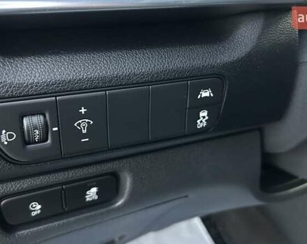 Черный Киа Niro, объемом двигателя 0 л и пробегом 121 тыс. км за 18999 $, фото 40 на Automoto.ua